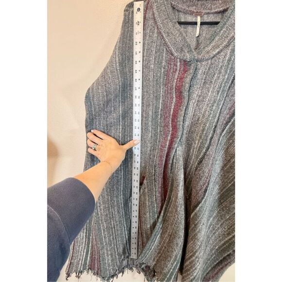 Free People Wool Women’s XS/S Cardigan Striped Blanket Poncho With Fringe & Pock - Picture 10 of 11